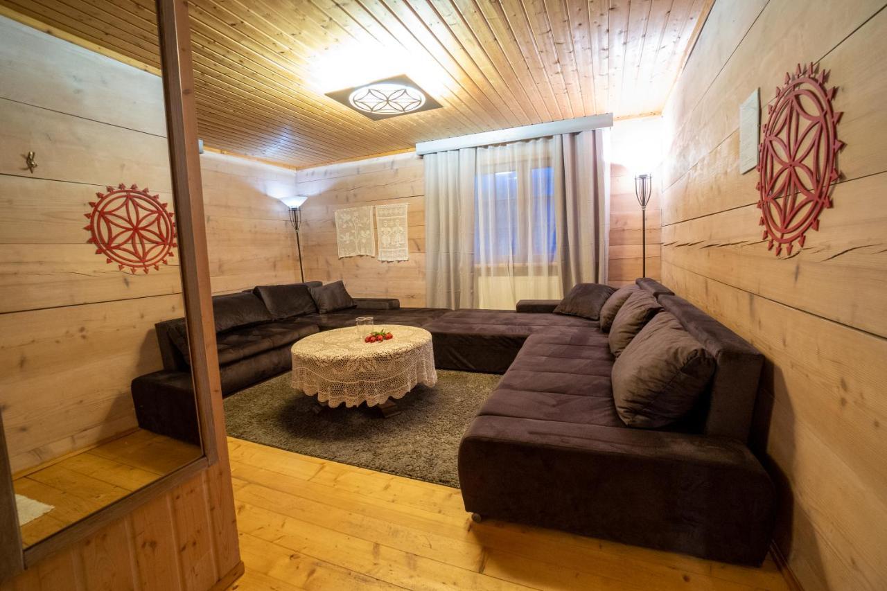Bed and Breakfast Gosciniec Debowa Gazdowka Ustrzyki Dolne Exterior foto