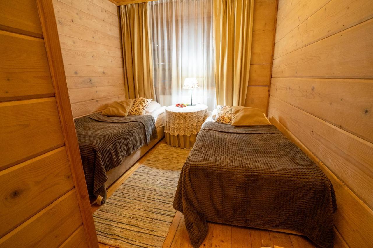 Bed and Breakfast Gosciniec Debowa Gazdowka Ustrzyki Dolne Exterior foto