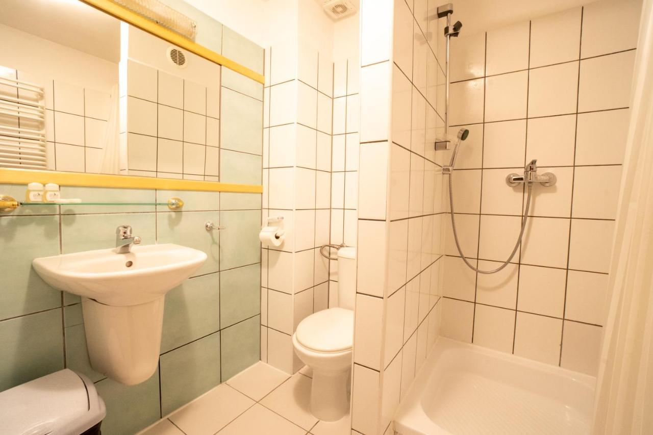 Bed and Breakfast Gosciniec Debowa Gazdowka Ustrzyki Dolne Exterior foto
