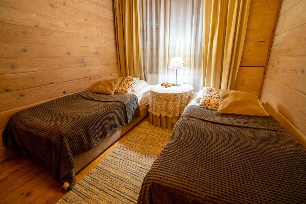 Bed and Breakfast Gosciniec Debowa Gazdowka Ustrzyki Dolne Exterior foto