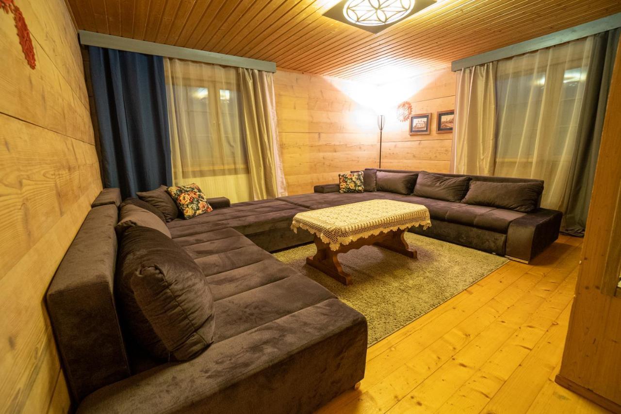 Bed and Breakfast Gosciniec Debowa Gazdowka Ustrzyki Dolne Exterior foto