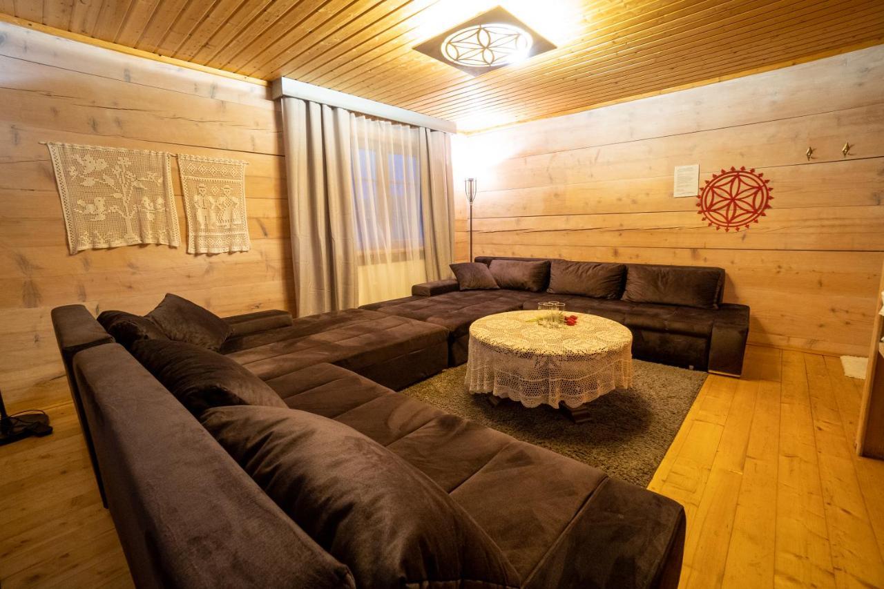 Bed and Breakfast Gosciniec Debowa Gazdowka Ustrzyki Dolne Exterior foto