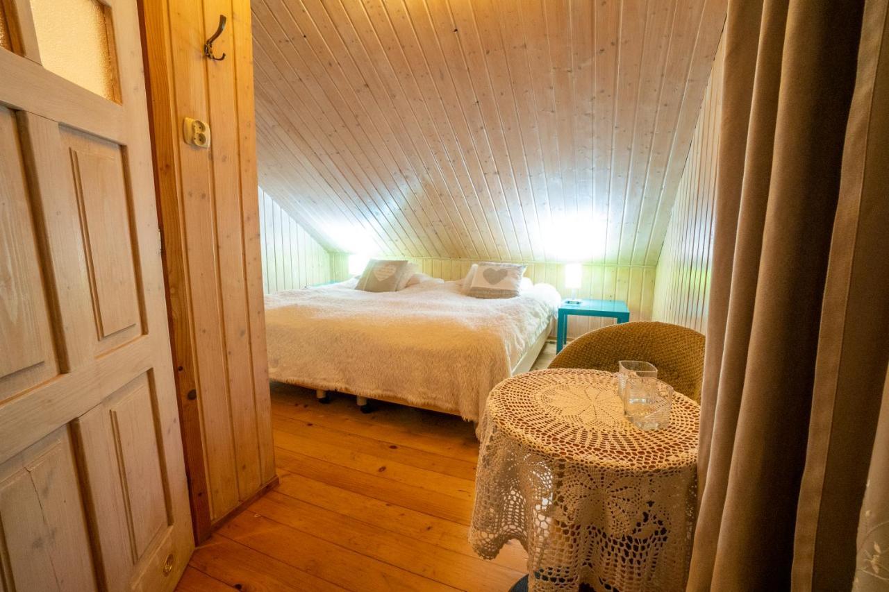 Bed and Breakfast Gosciniec Debowa Gazdowka Ustrzyki Dolne Exterior foto